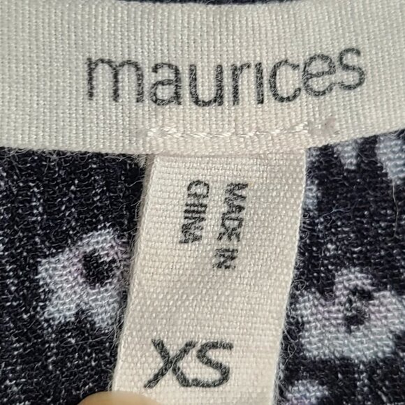 Maurices Navy White Dainty Baby's Breath Floral Knot Front  Crop Top - Picture 4 of 5